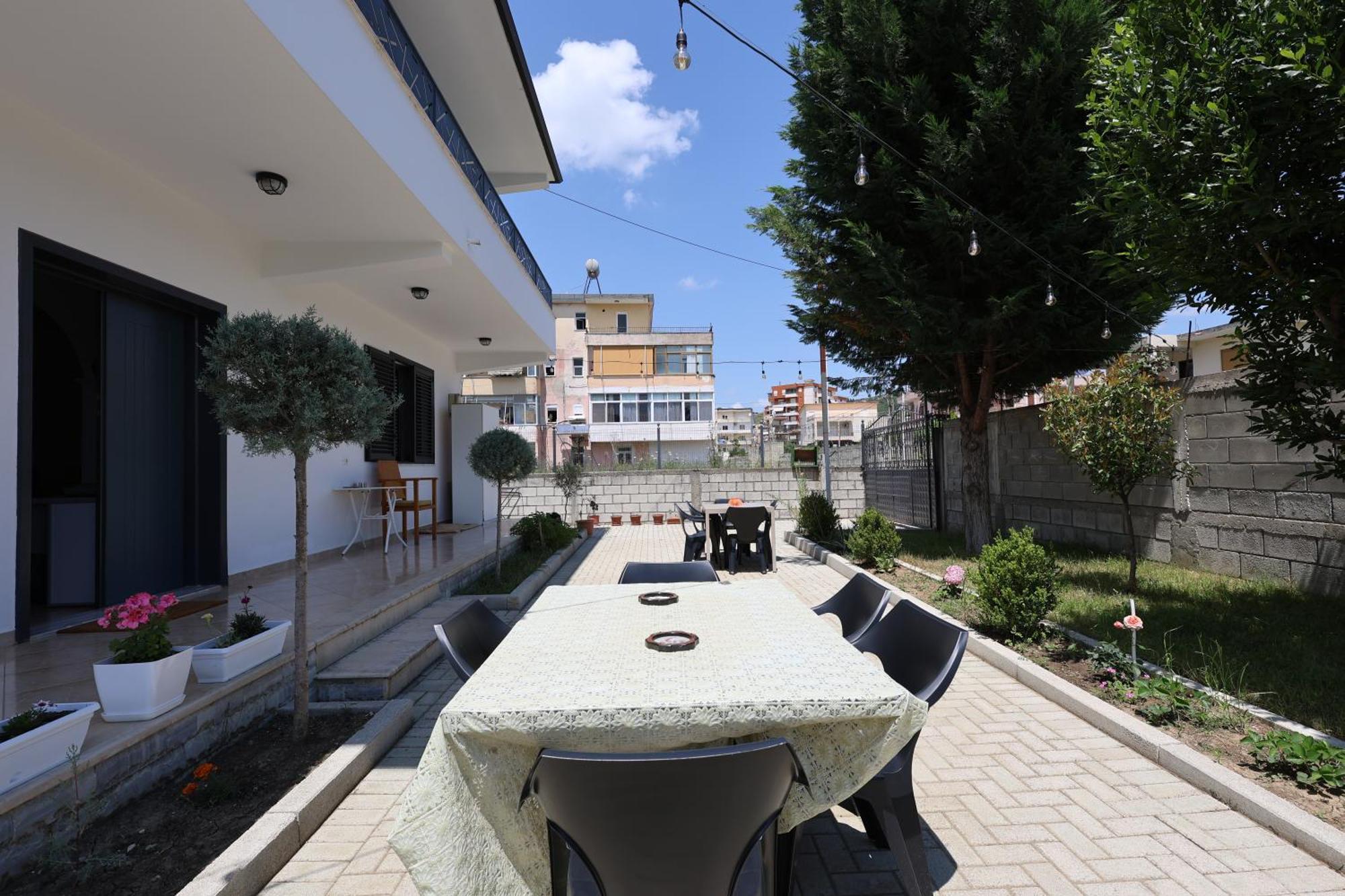 Baza Hostel - Swimming Pool Berat Exterior foto